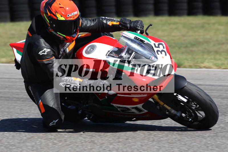 Archiv-2025/48 25.08.2025 Cornu Master School ADR/rot-rouge/35